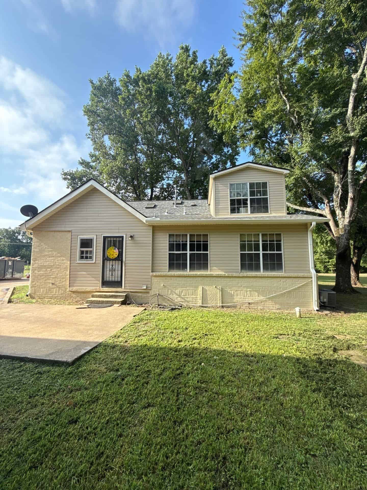 Siding & Gutters image