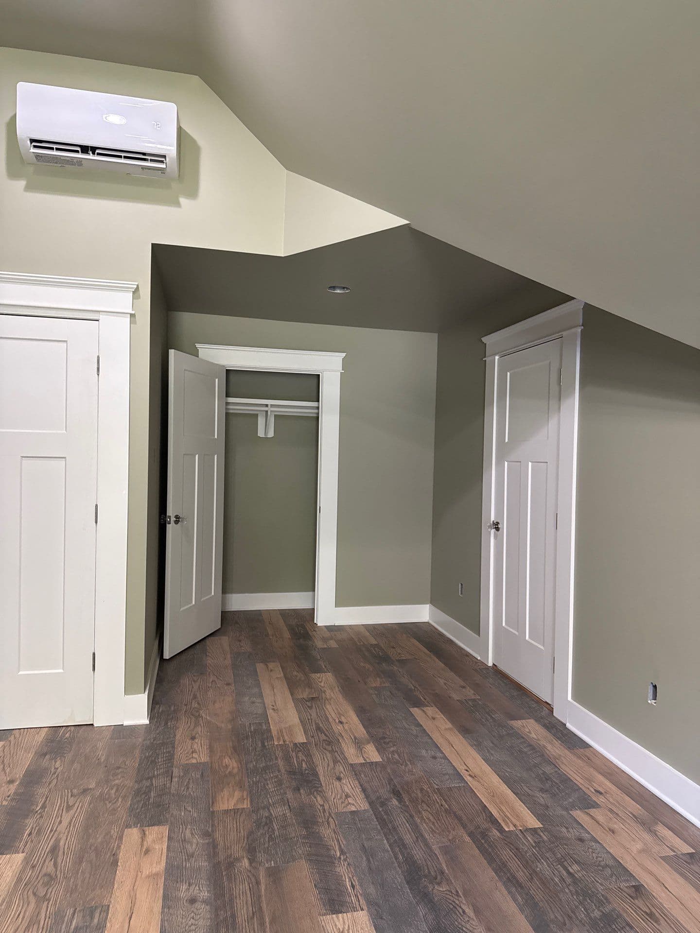 Gallery photos for Raw Attic Space Converted Into a Finished Bonus Room: Image #5